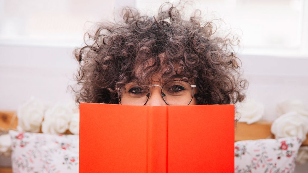 ۹ دلیل برای کتاب خواندن، به همراه اینفوگرافیک